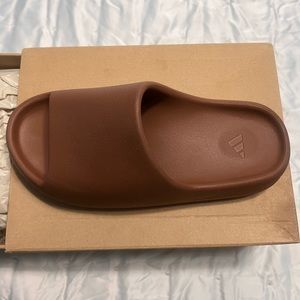 Yeezy Flax Slides size 9